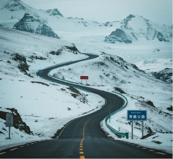 直奔青海催收队跟去懵了：这收不了啊开元棋牌试玩女子花8万买奔驰抵押车(图3)