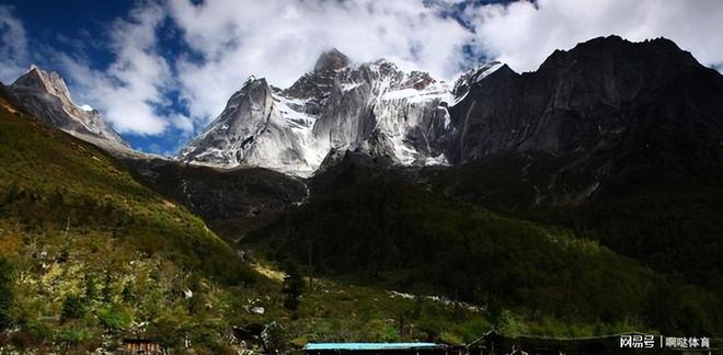 奇身亡全过程曝光网友评价两极分化开元棋牌网站25岁男子四川景区离(图8)